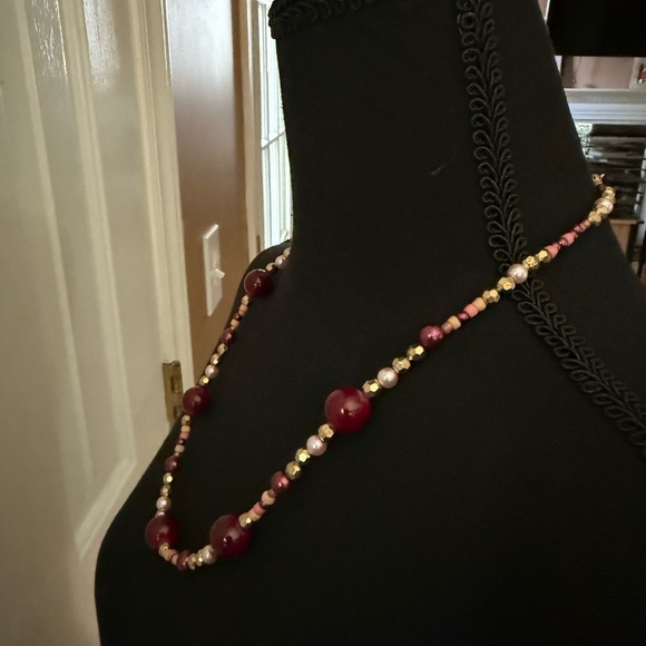 Elegant Red and Gold Beaded Necklace - Picture 2 of 5